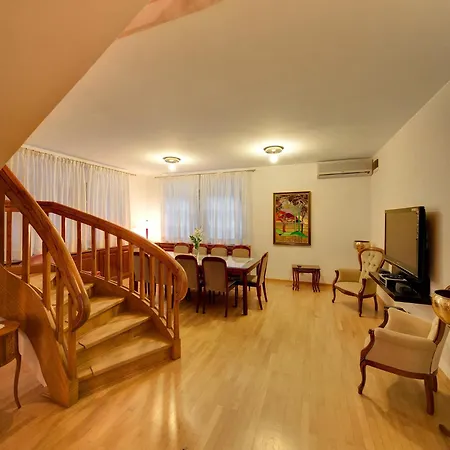 Chiuso 5 Bed & Breakfast Pula